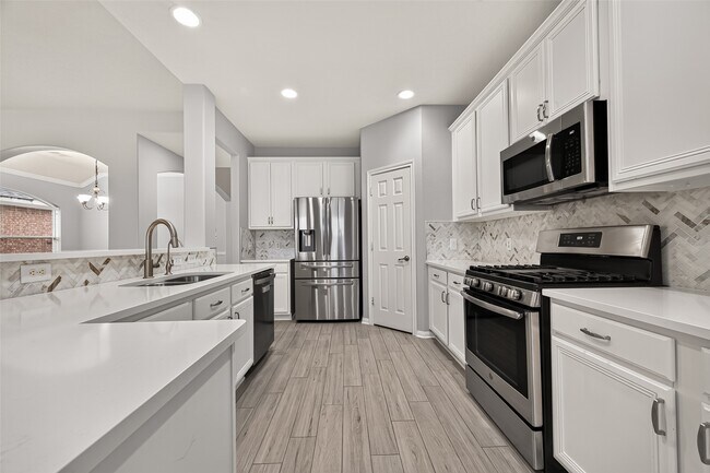 Building Photo - 21610 Avalon Queen Dr