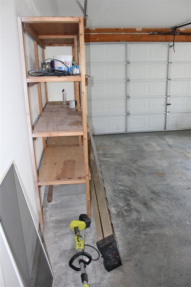 Building Photo - 3 Bedroom, 2 Bathroom House in Burlington!