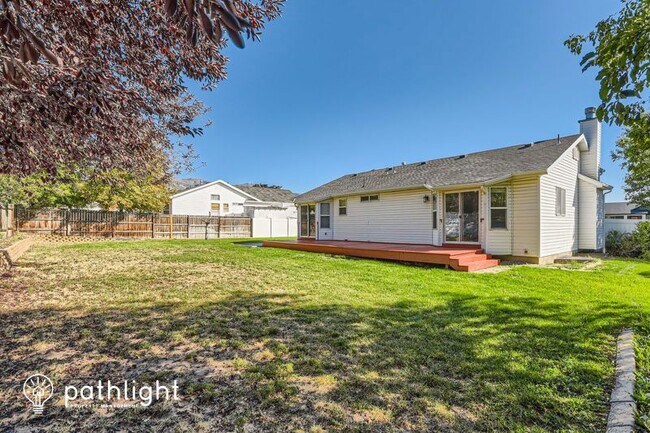 Building Photo - 193 1375 N