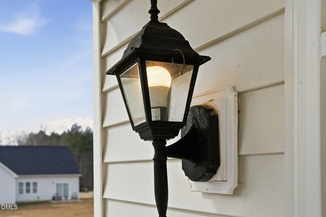 Building Photo - 48 Weathervane Dr.