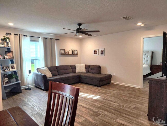Building Photo - 7565 Steeplechase Blvd