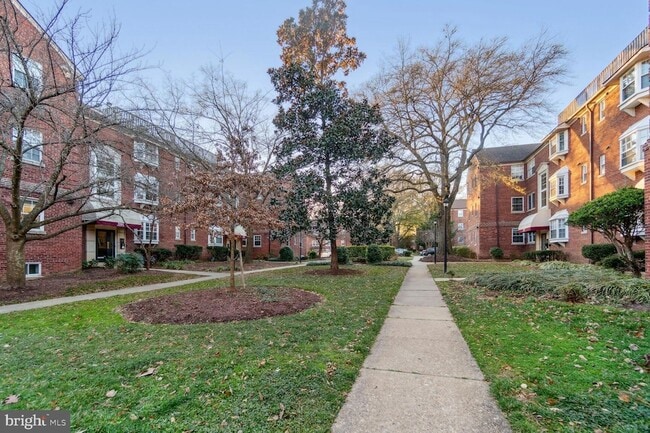 Building Photo - 2107 N Scott St