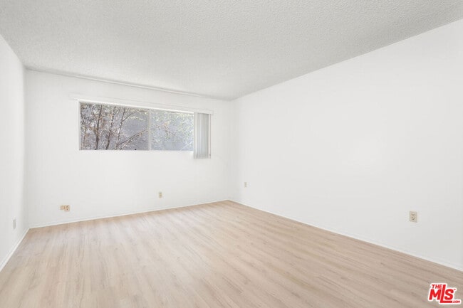 Building Photo - 953 4th St