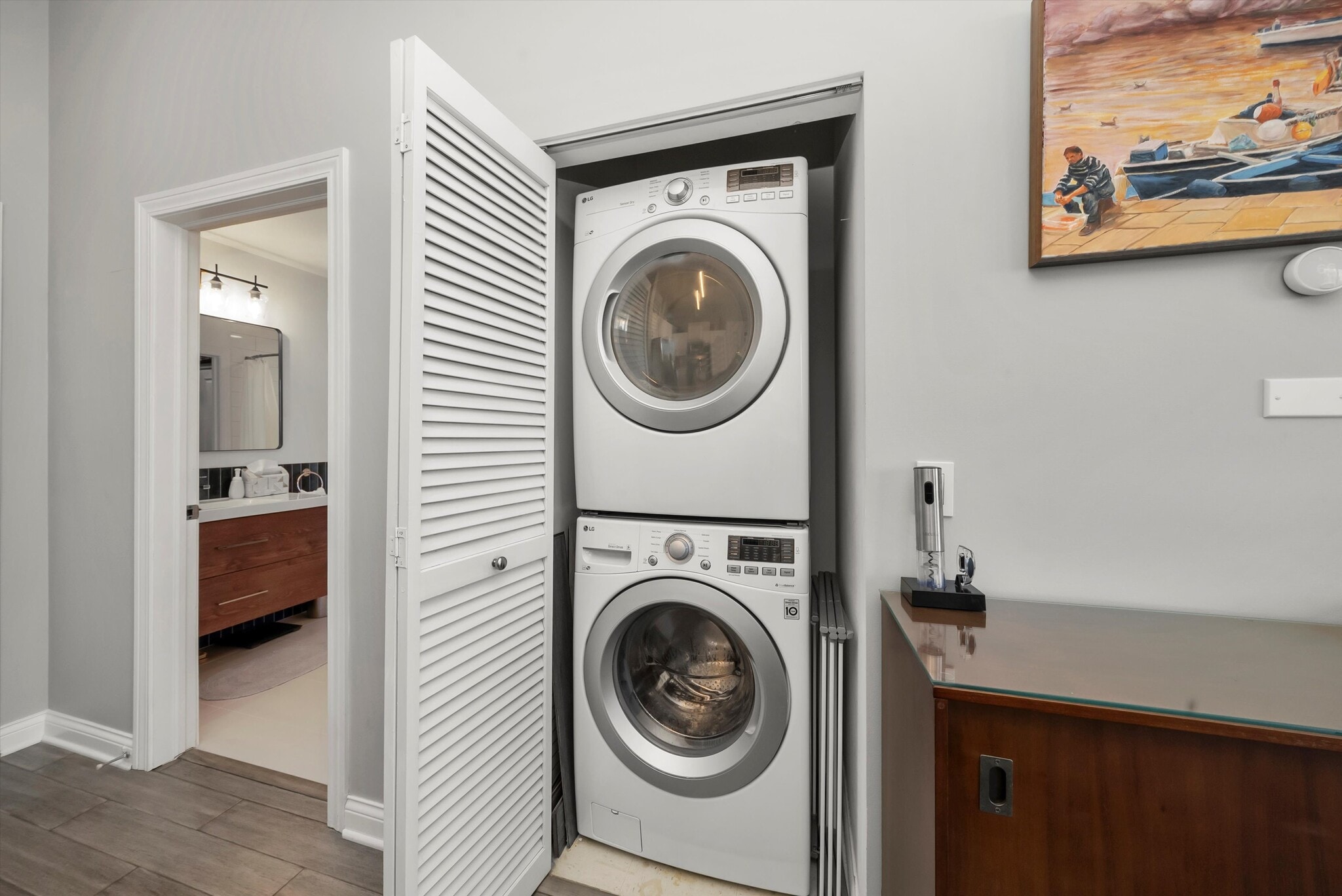 Building Photo - 230 W Division St