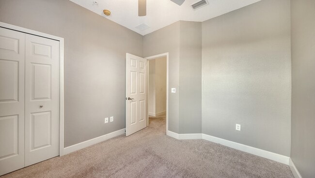 Building Photo - 3671 Parkridge Cir