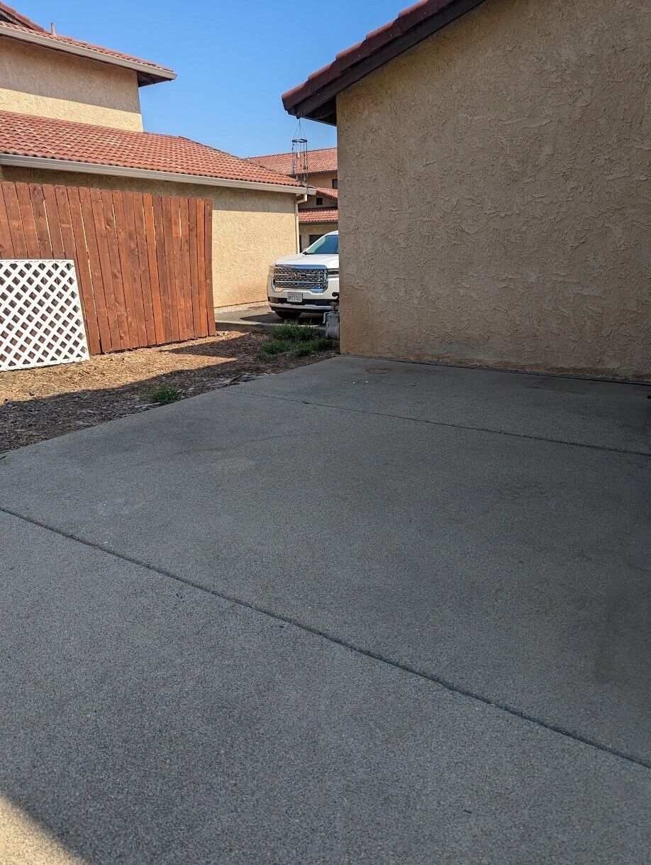 Building Photo - 830 Mission Sierra Ct