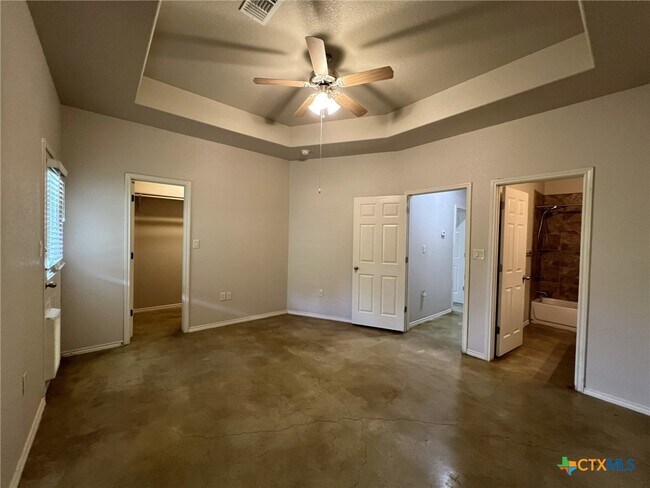 Building Photo - 271 Rosalie Dr
