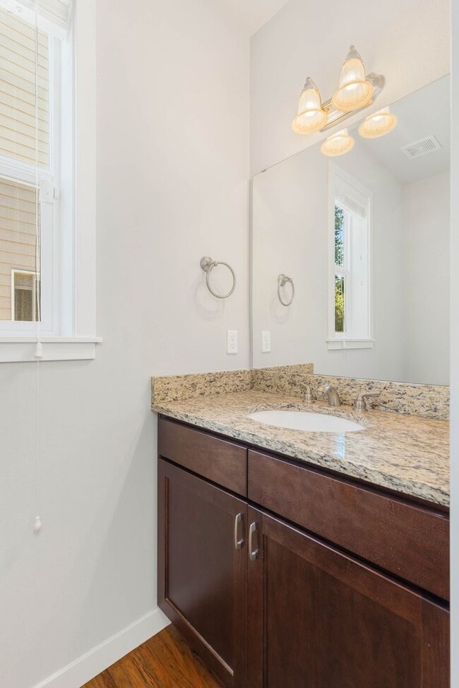 Building Photo - Stylish Everett Home Near Boeing – Modern ...