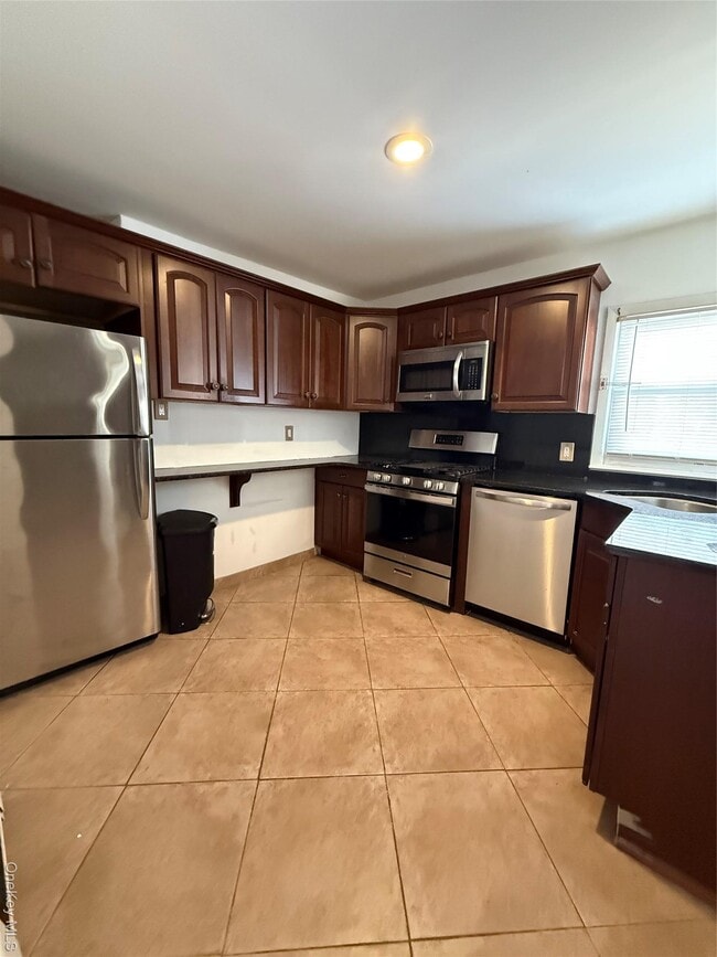 Building Photo - 15 Maple Grove St