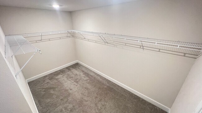 Building Photo - Beautiful Harmony Central Water Front Home AVAILABLE NOW!