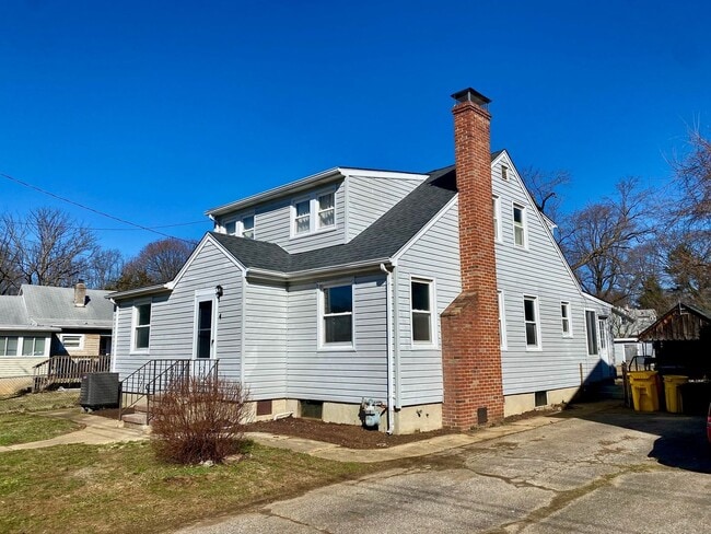 Building Photo - 4 Pafel Rd