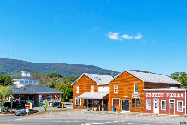 Building Photo - 2018 Larkin Ave