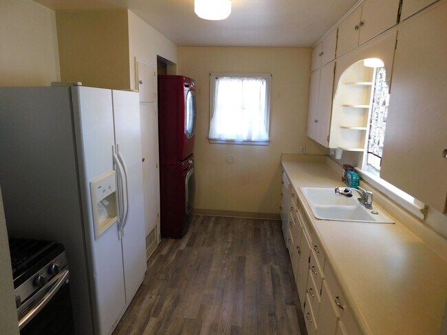 Building Photo - 1346 Texas Ave