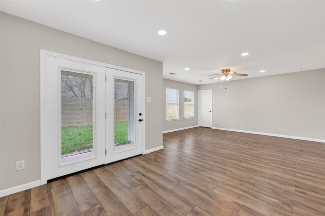 Building Photo - 21519 Sapphire Ct