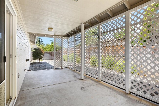 Building Photo - 2485 Greenfield Ct