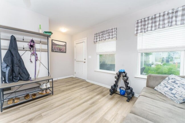 Building Photo - 197 Sean St