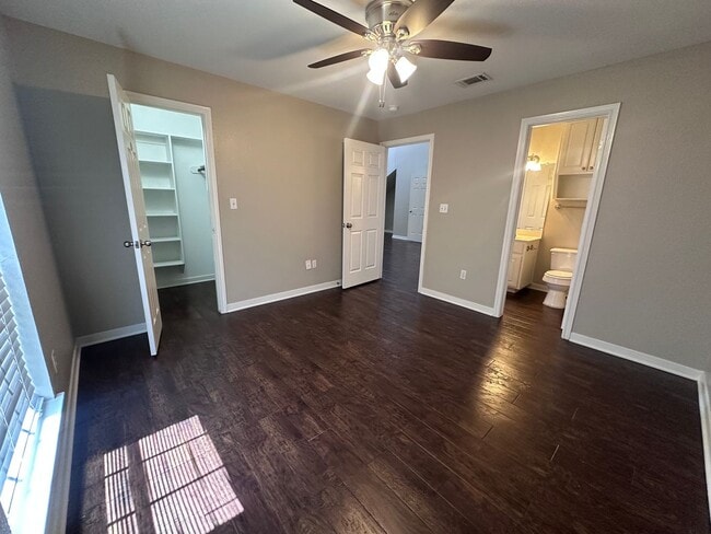 Building Photo - 1901 S 15th St