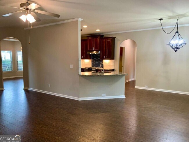 Building Photo - 1370 Long Acre Dr