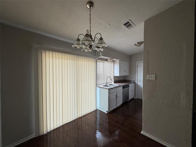 Building Photo - 9839 Glengreen Dr