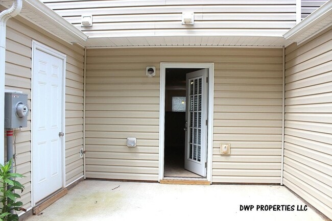 Building Photo - 4245 Youngstown Dr