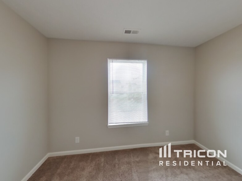 Building Photo - 1534 Clear Vista Dr