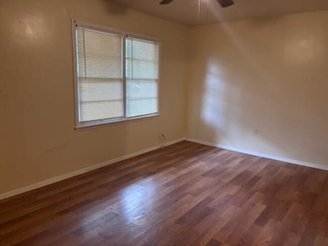 Building Photo - 3359 Suncrest Dr