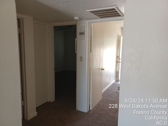 Building Photo - Garden Square Apartments