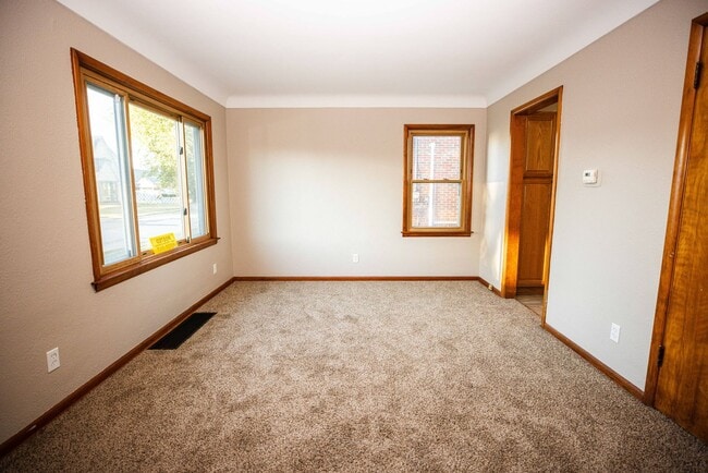 Building Photo - Beautifully remodeled two bedroom home for rent. Central A/C, updated kitchen an bathroom, new fl...