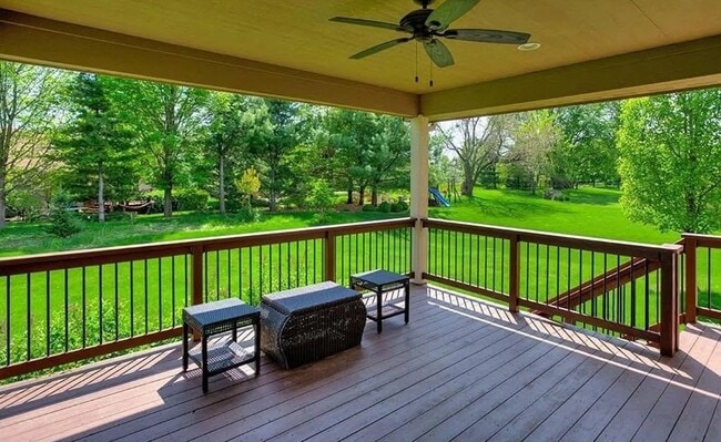 Building Photo - 8700 Wooded Point Dr