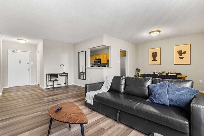 Building Photo - 1201 S Bell St