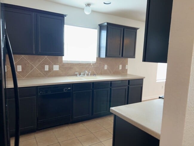 Building Photo - 3304 Catalina Dr