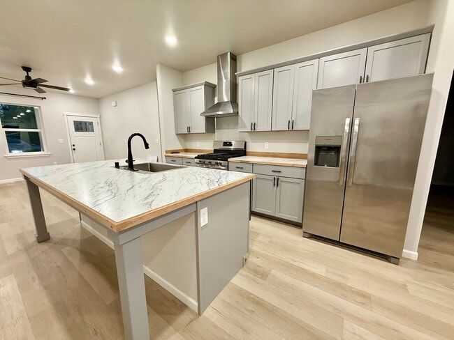 Building Photo - 630 Wortham Ave