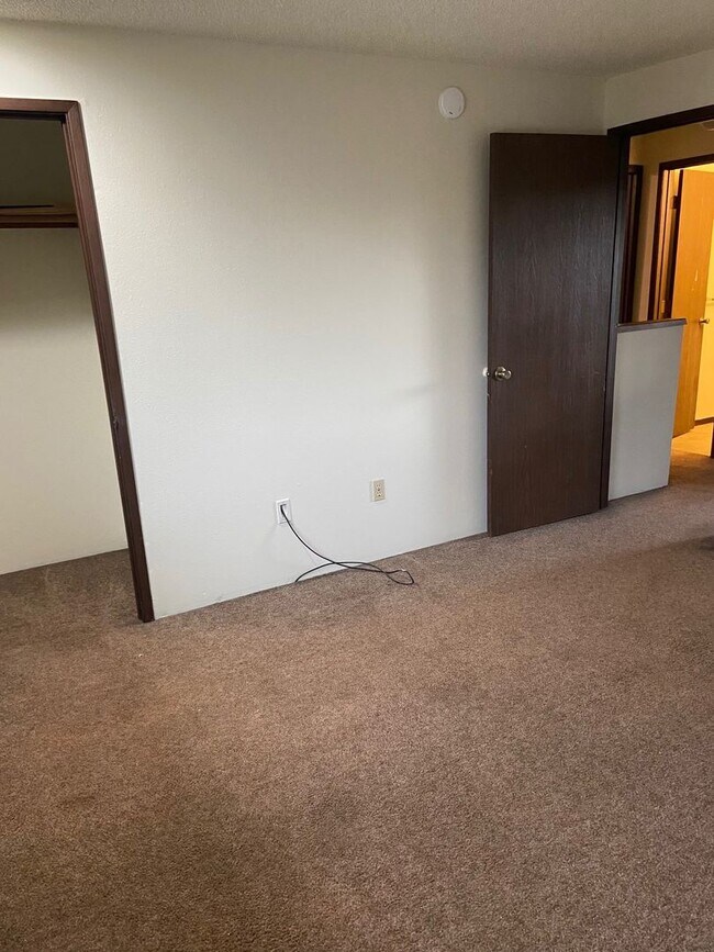 Building Photo - S Street Duplex