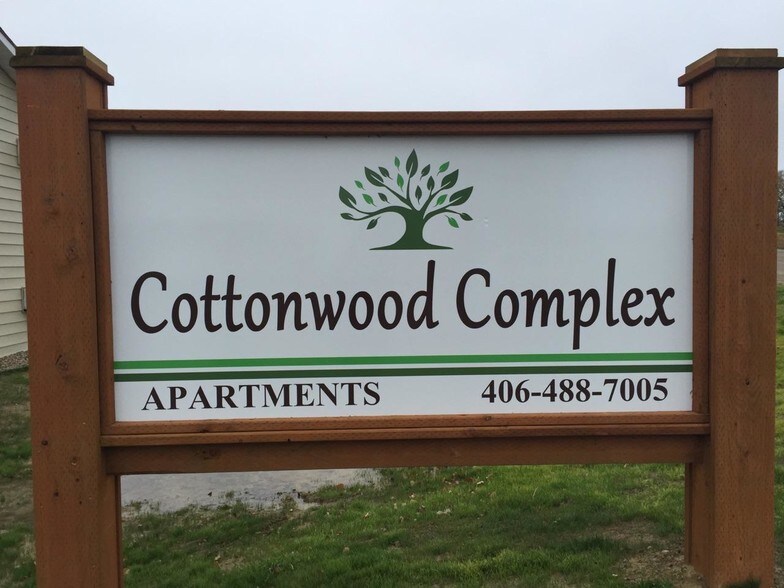 Building Photo - 2067 Sunflower Ln