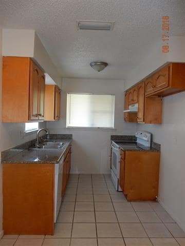 Building Photo - 1925 Coleta Pl