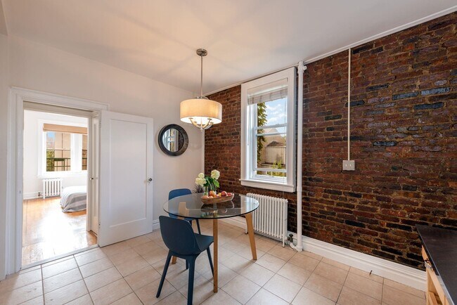 Building Photo - 51 MERCER St