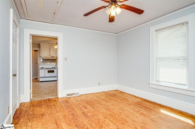 Building Photo - 1121 Locust Hill Rd