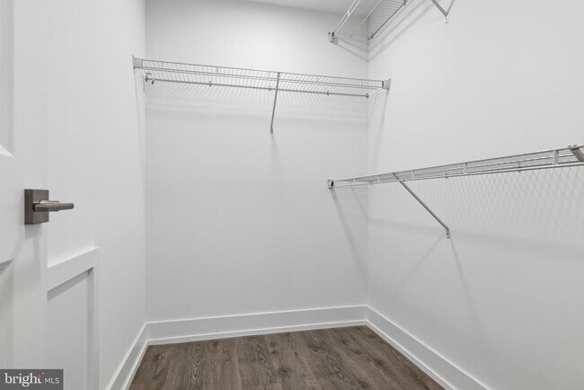 Building Photo - 1111 S 24th St