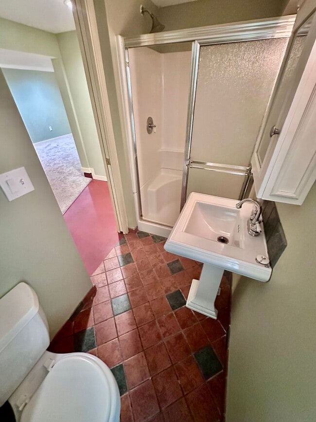 Building Photo - Charming 3bed/2bath House!