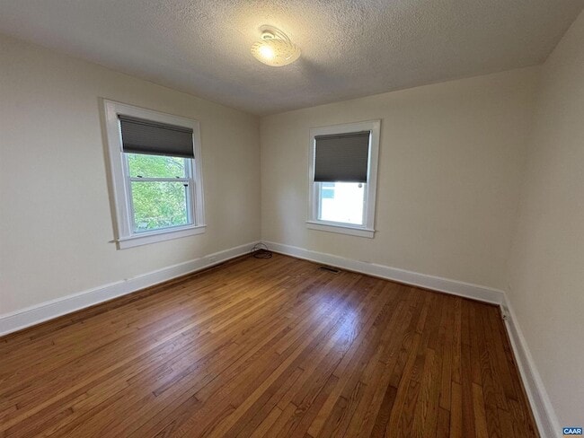 Building Photo - 704 Druid Ave