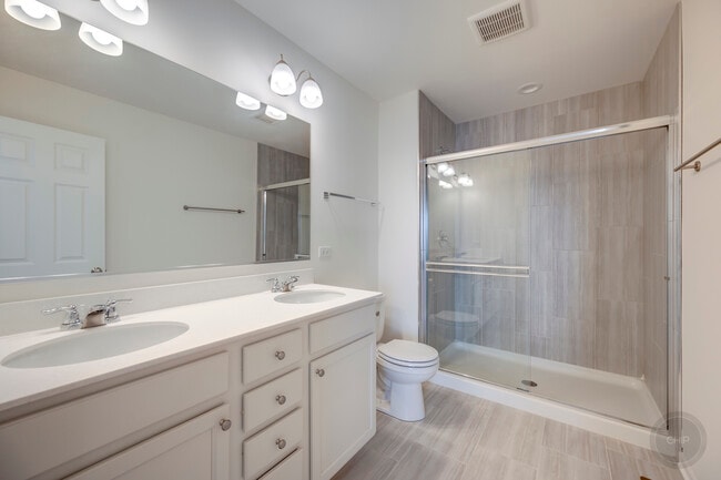 Building Photo - 4138 Irving Rd