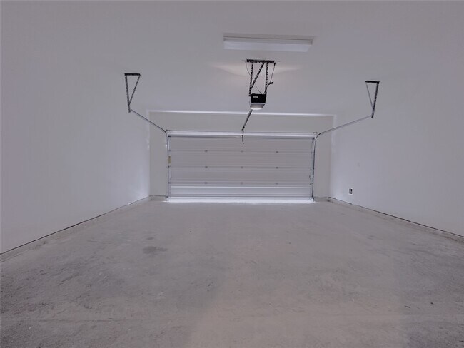 Building Photo - 25630 Moreleigh St