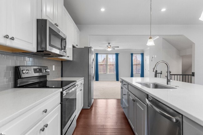 Building Photo - 23 Itasca Dr