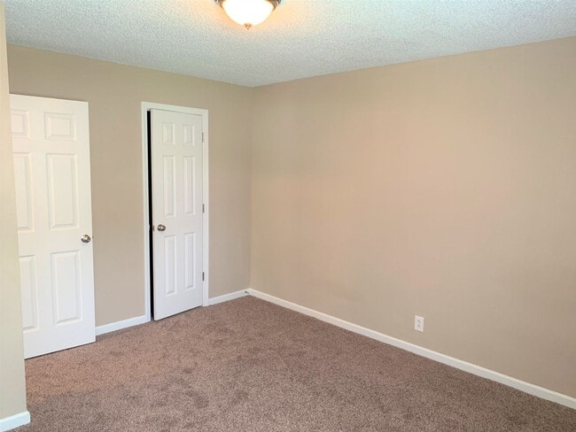 Building Photo - 137 Colemont Dr