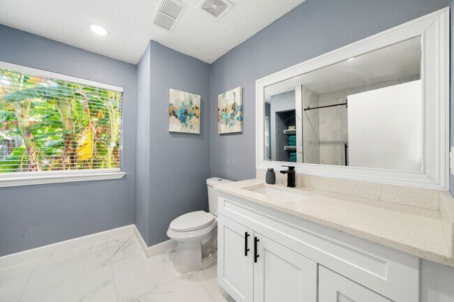 Building Photo - 12805 Westpark Dr