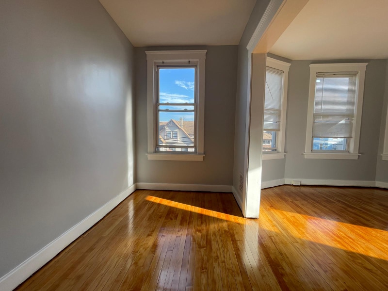 Building Photo - 18 Summit Rd