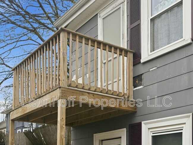 Building Photo - 130 S Elm St