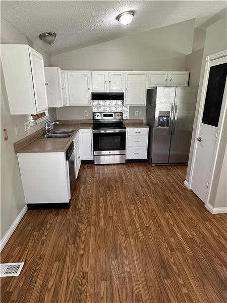 Building Photo - 2633 Burdsall Dr