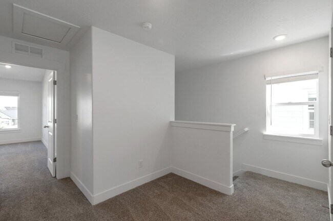 Building Photo - BRAND NEW - 3BD/2.5BTH/2GAR - SPANISH FORK