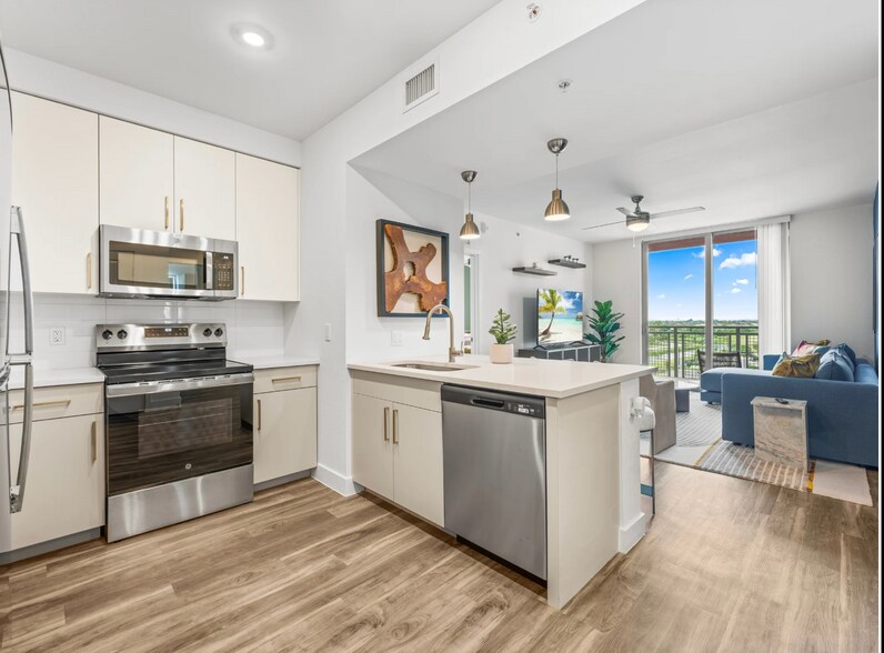 Building Photo - 26900 SW 145th Ave